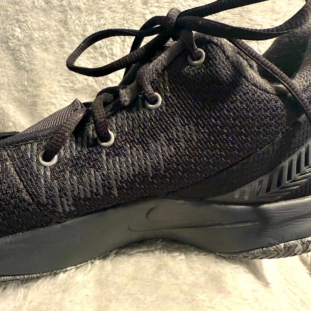 Nike Men Black Chrome Flytrap Zoom - Picture 11 of 11